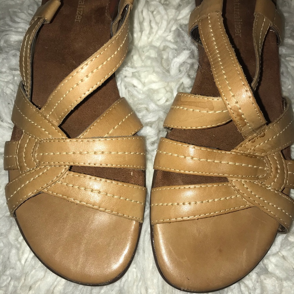 Naturalizer tan leather sandals